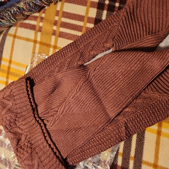 Cable Knit Sweater - Picture 4 of 7